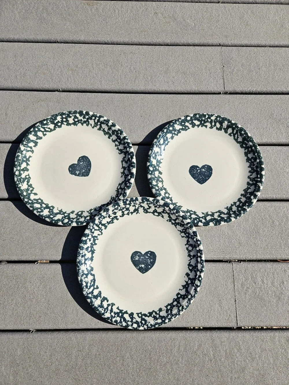 Tienshan Folk Craft HEART Stoneware Green Sponge Border Dinner Plate Set of 3